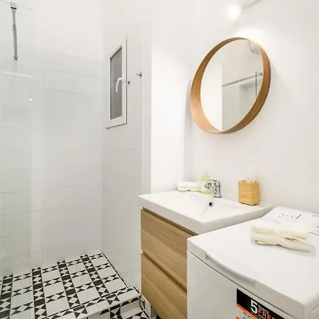 Stylish Yellow In The Heart Of Apartment *